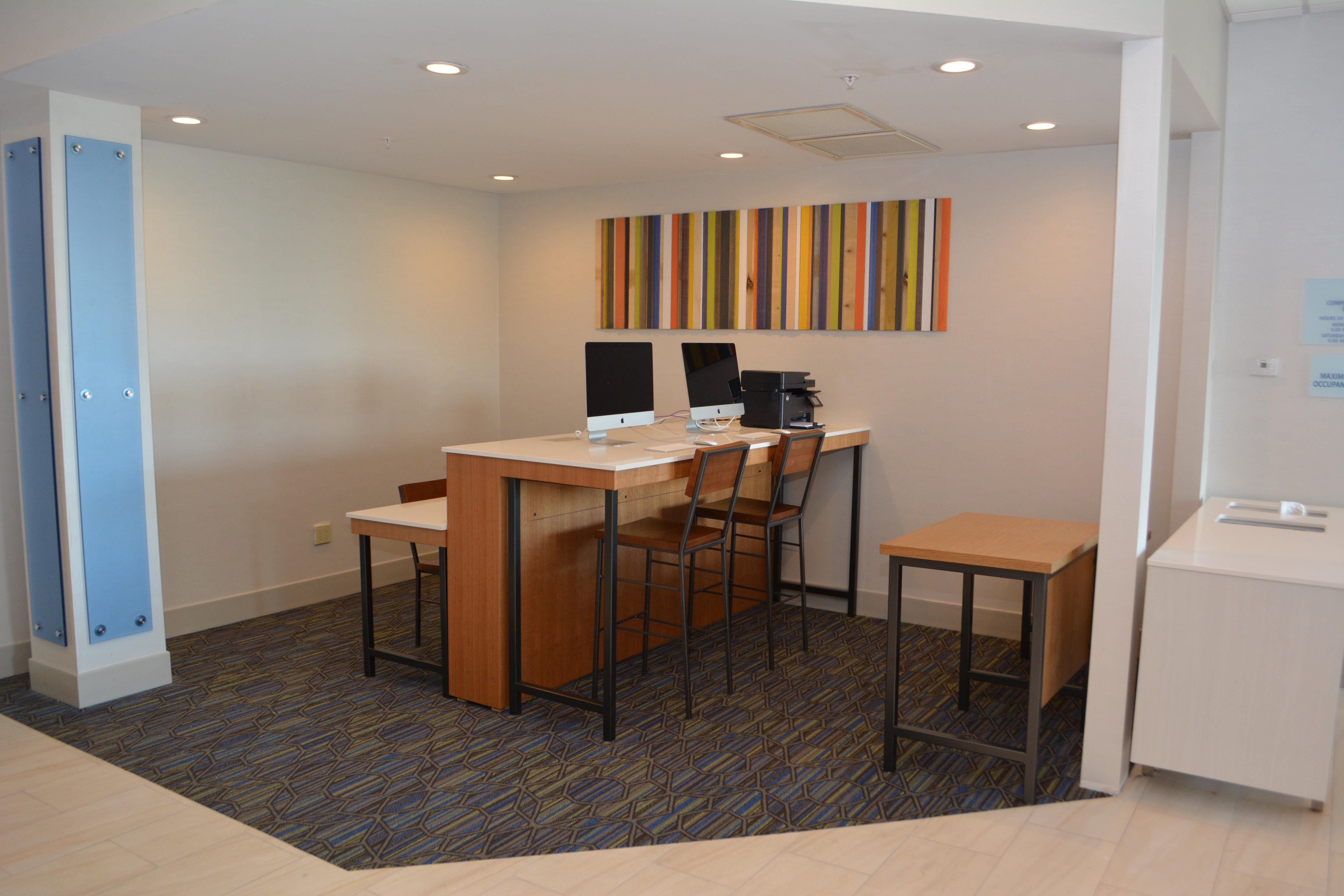 Holiday Inn Express & Suites Waterville - North By Ihg Buitenkant foto
