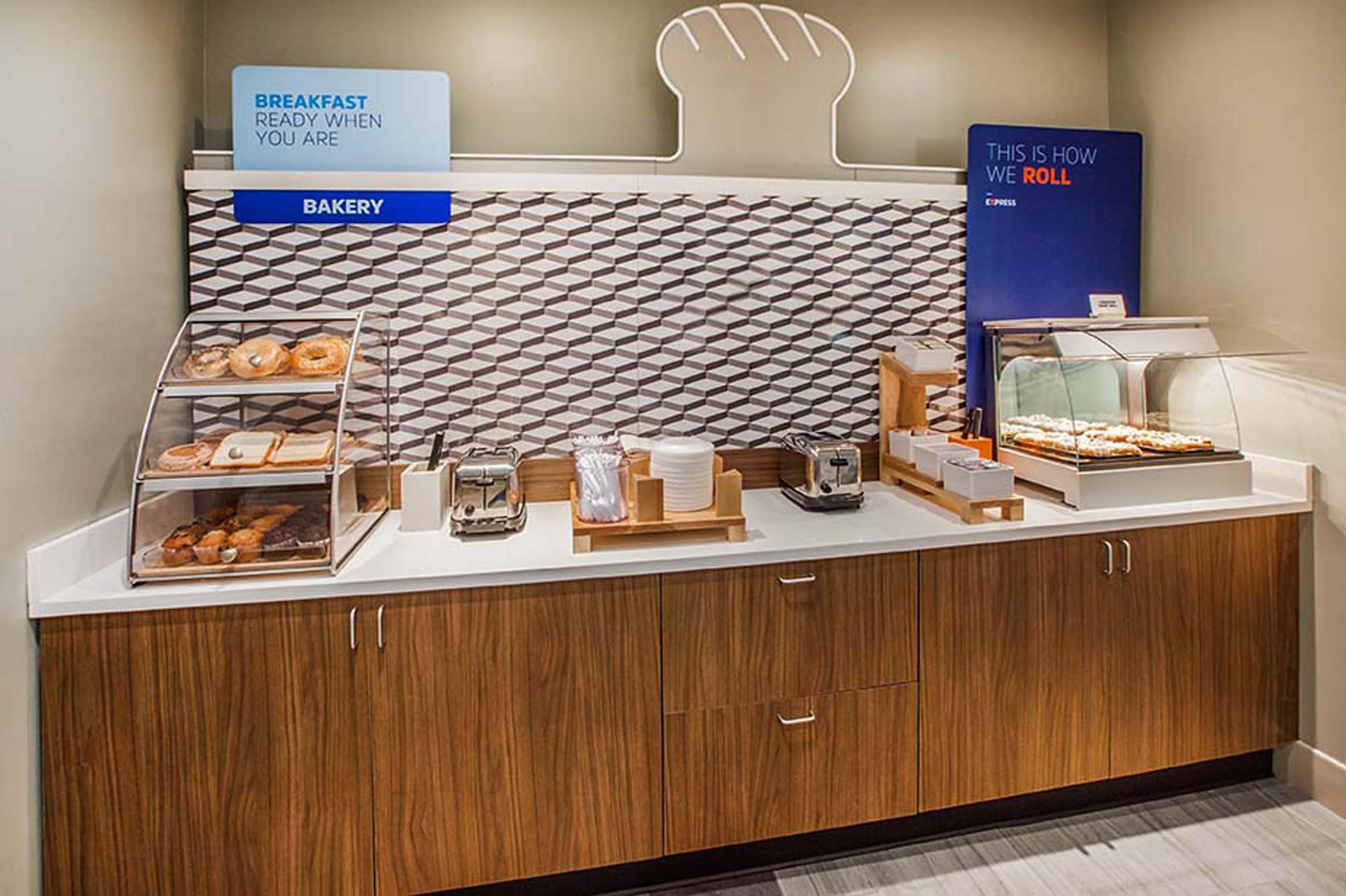 Holiday Inn Express & Suites Waterville - North By Ihg Buitenkant foto