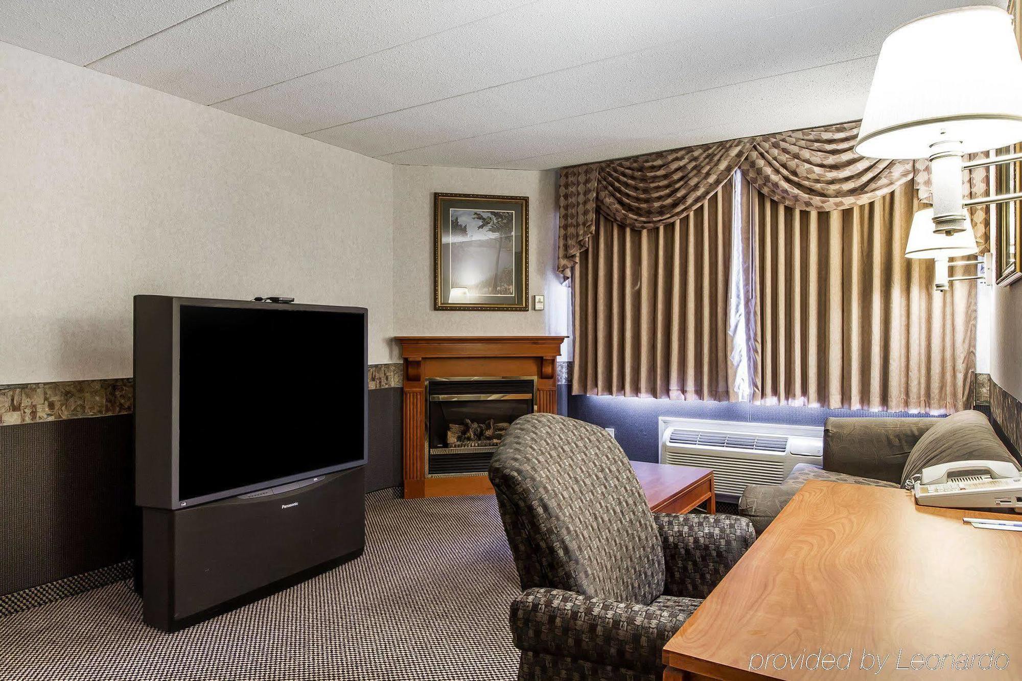 Holiday Inn Express & Suites Waterville - North By Ihg Buitenkant foto